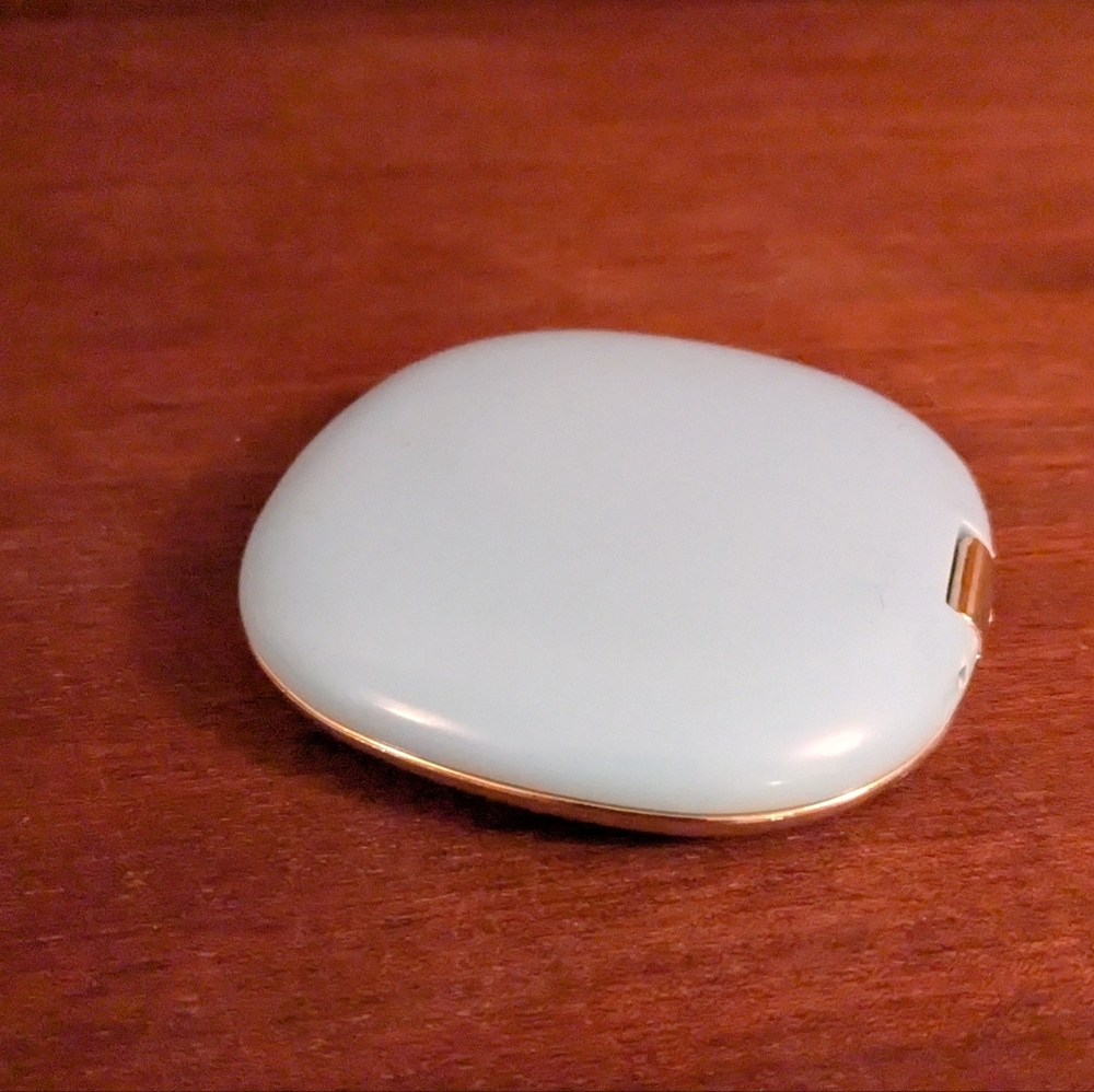 Vintage Look Mirror Compact - Picture 4 of 7
